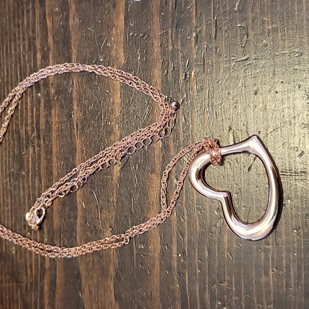 Premier Designs my hear necklace